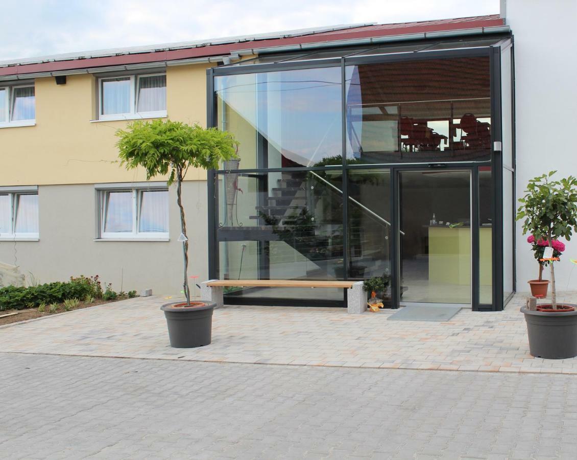 Helmers Gaestehaus Gempfing Eksteriør billede